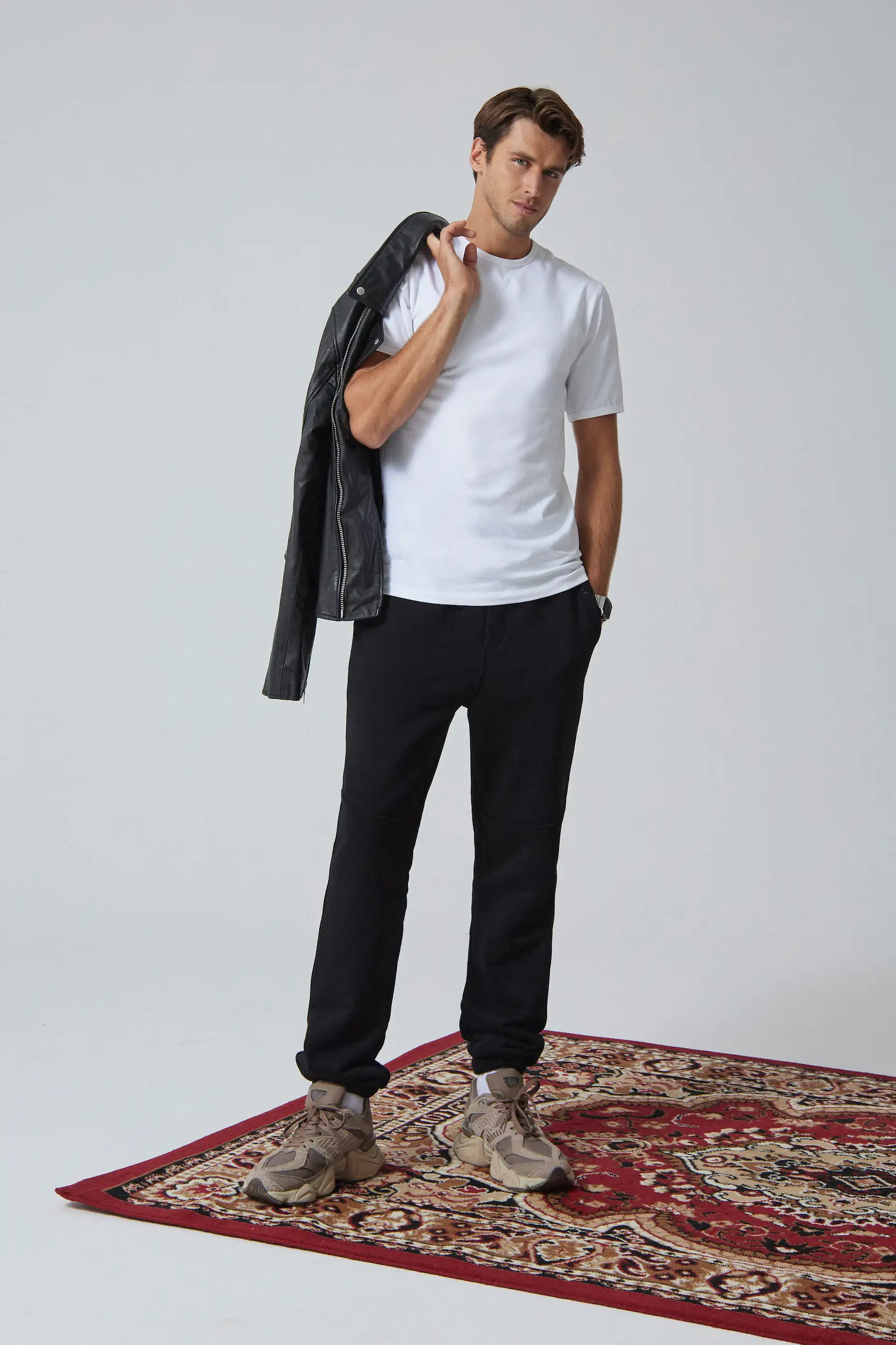 Vrnt.04513 spodnie dresowe jogger RAW black