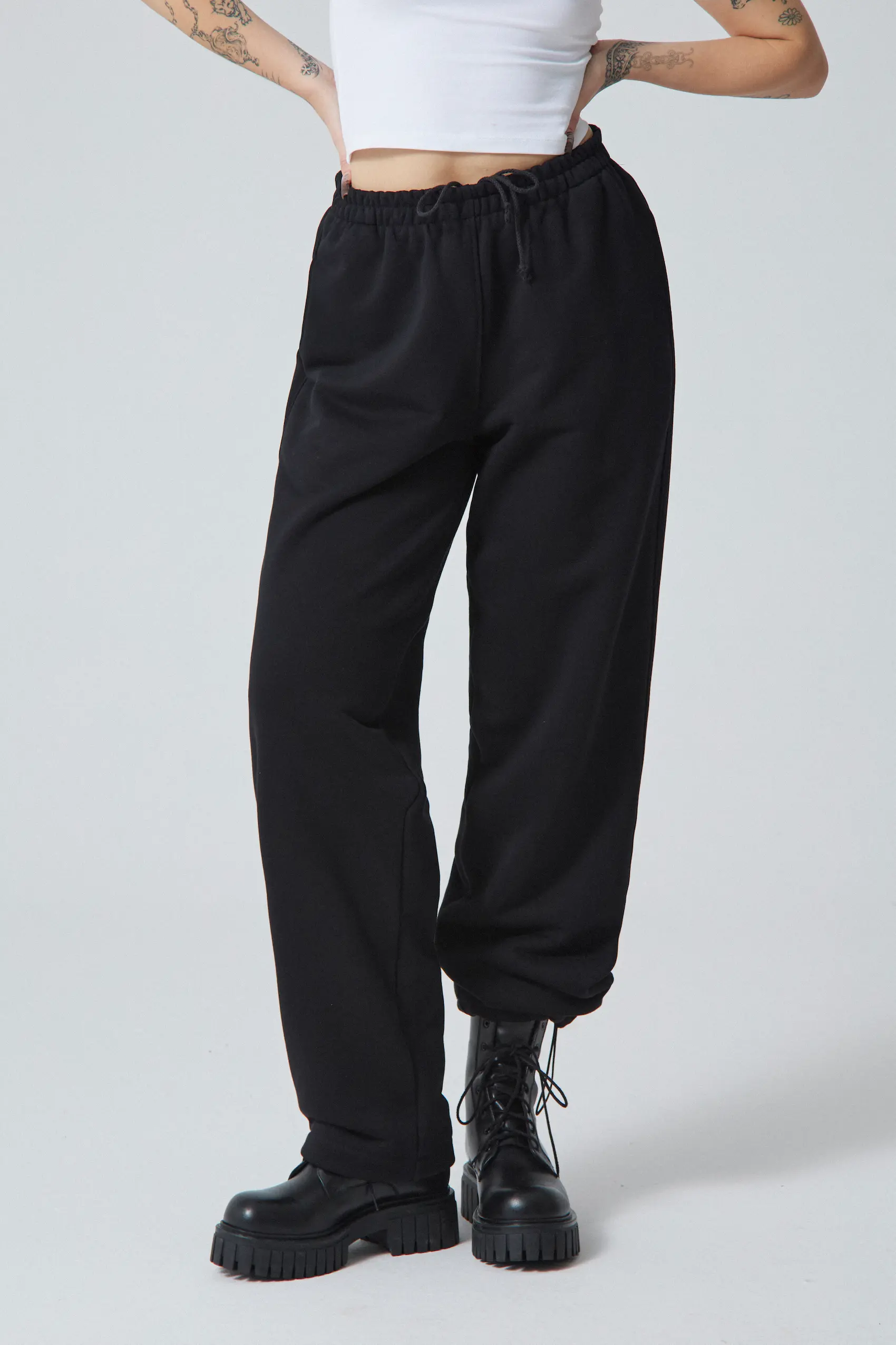 Vrnt.04854 spodnie dresowe unisex LOOP black